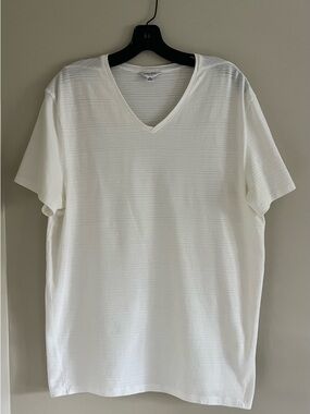 Calvin Klein Men's Off-White Short-Sleeve V neck Tee Size: XL MSRP:  $89